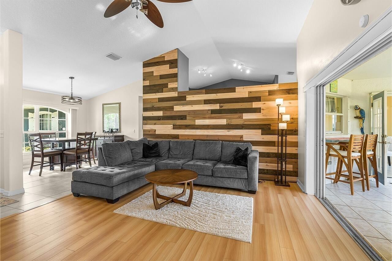 8755 91st Avenue, Vero Beach, FL 32967 Photo