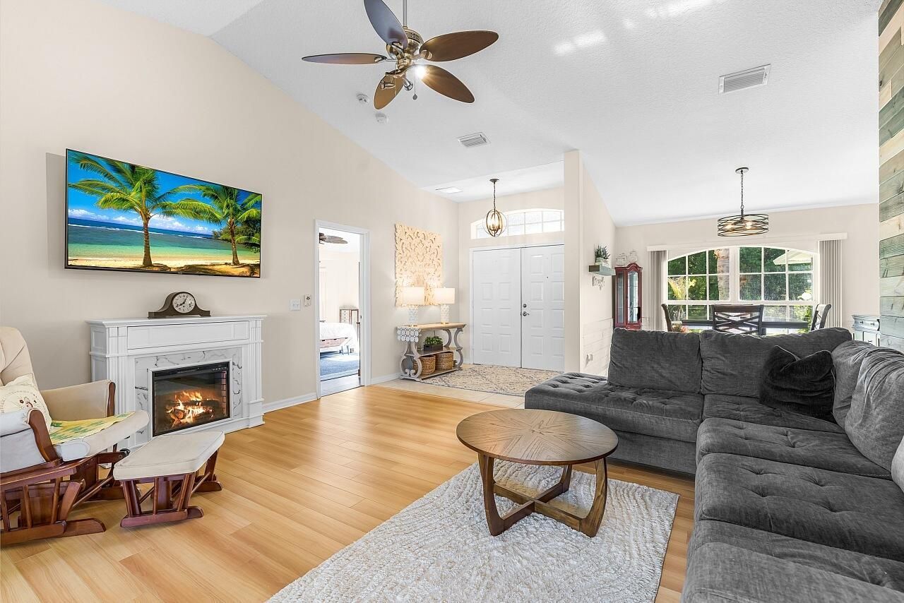 8755 91st Avenue, Vero Beach, FL 32967 Photo