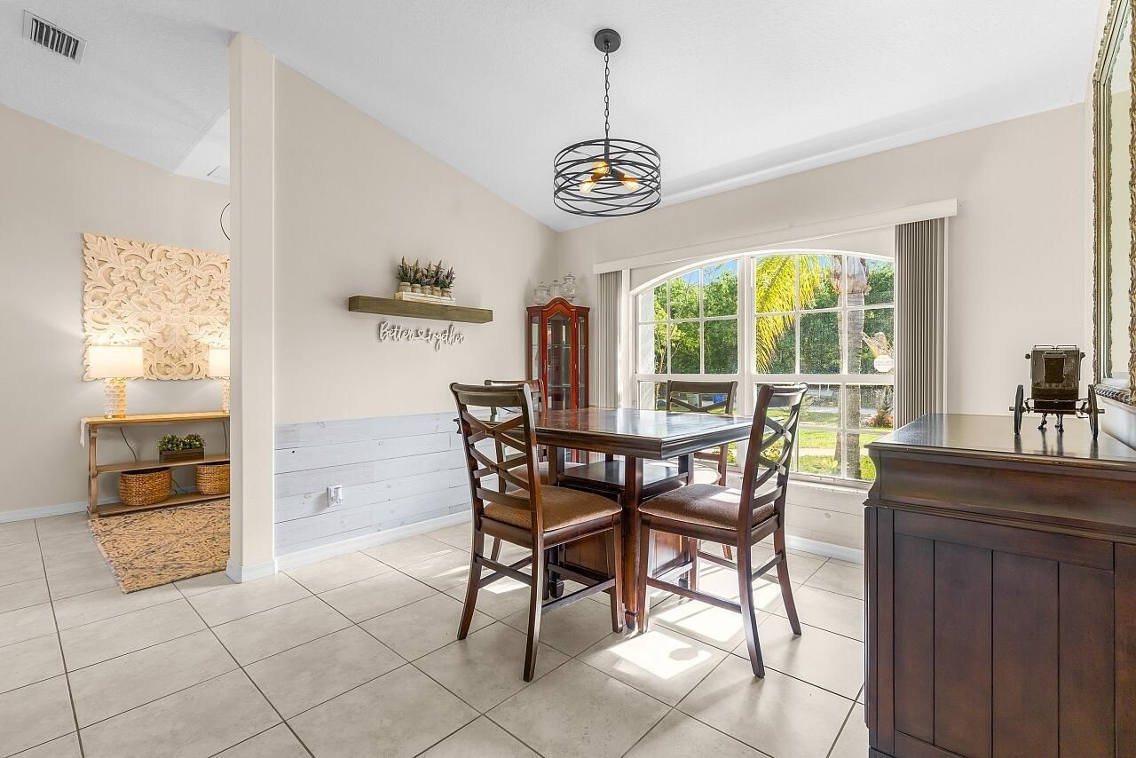 8755 91st Avenue, Vero Beach, FL 32967 Photo