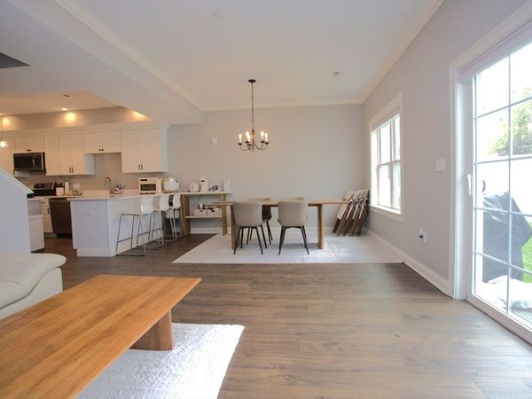 876 Washington St, Unit 876, Norwood, MA 02062