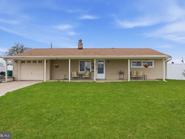 396 PINEWOOD DRIVE , LEVITTOWN, PA 19054