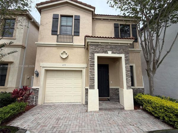 655 NE 193rd St, Miami, FL 33179