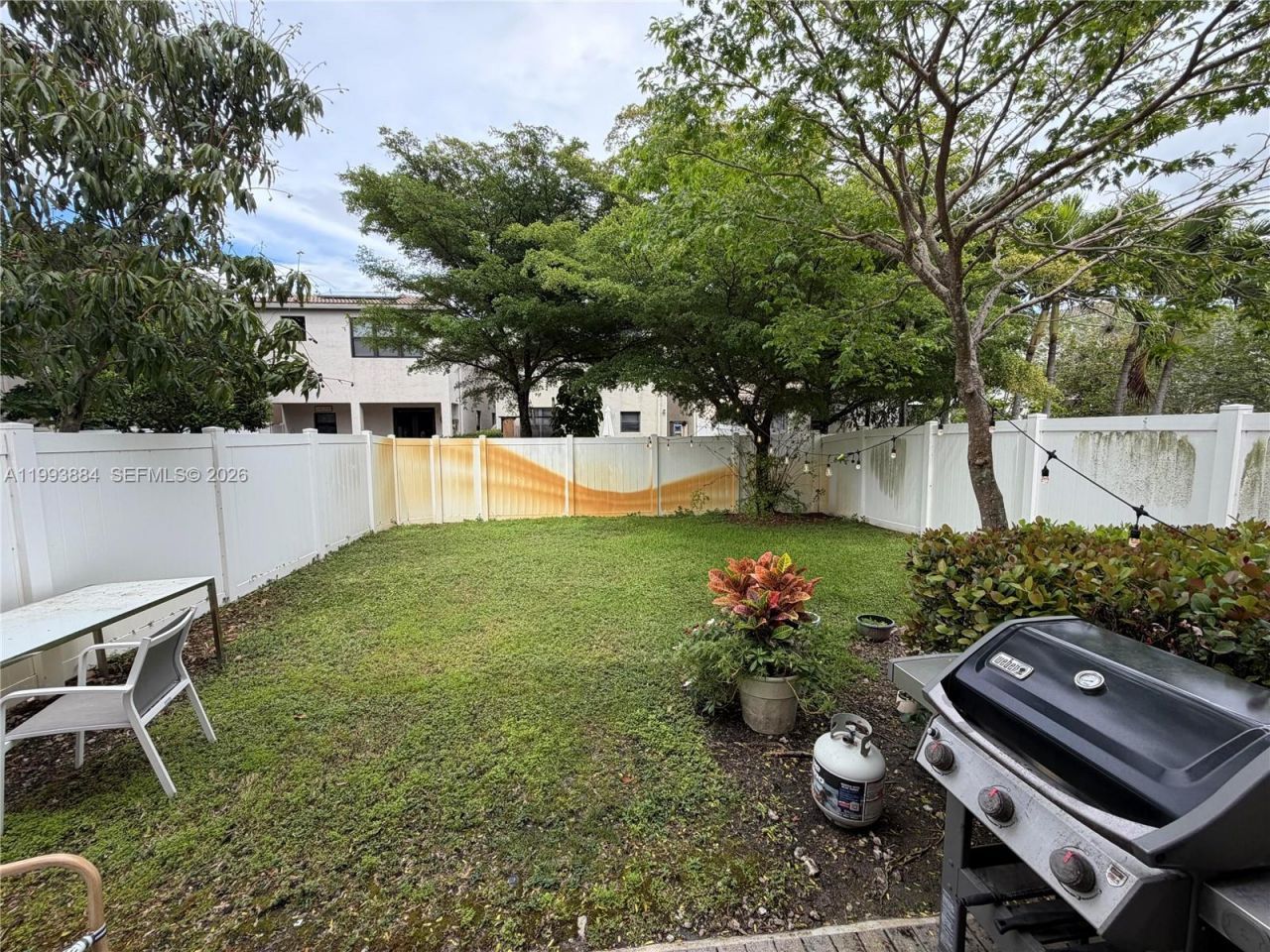 655 NE 193rd St, Miami, FL 33179 Photo