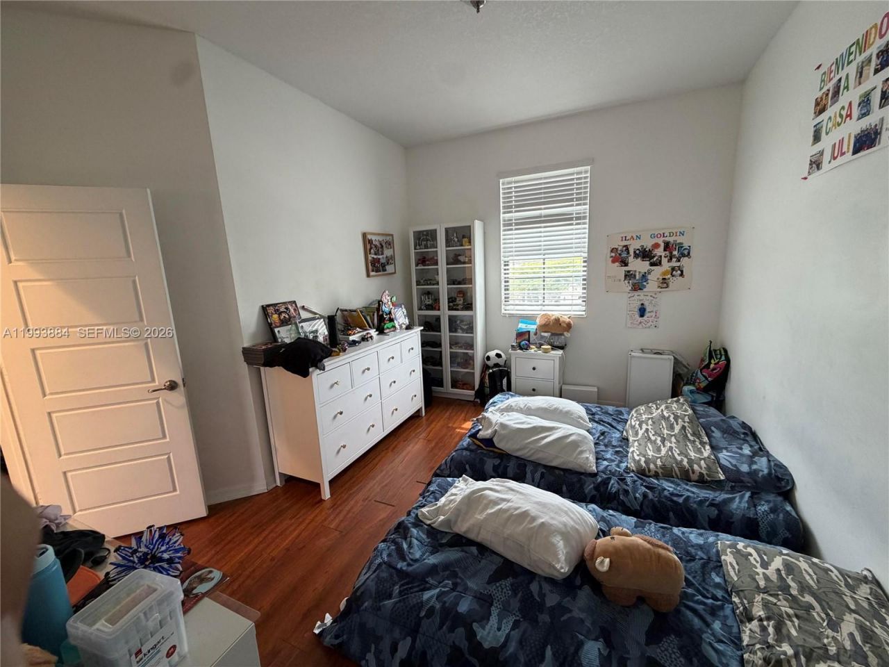 655 NE 193rd St, Miami, FL 33179 Photo