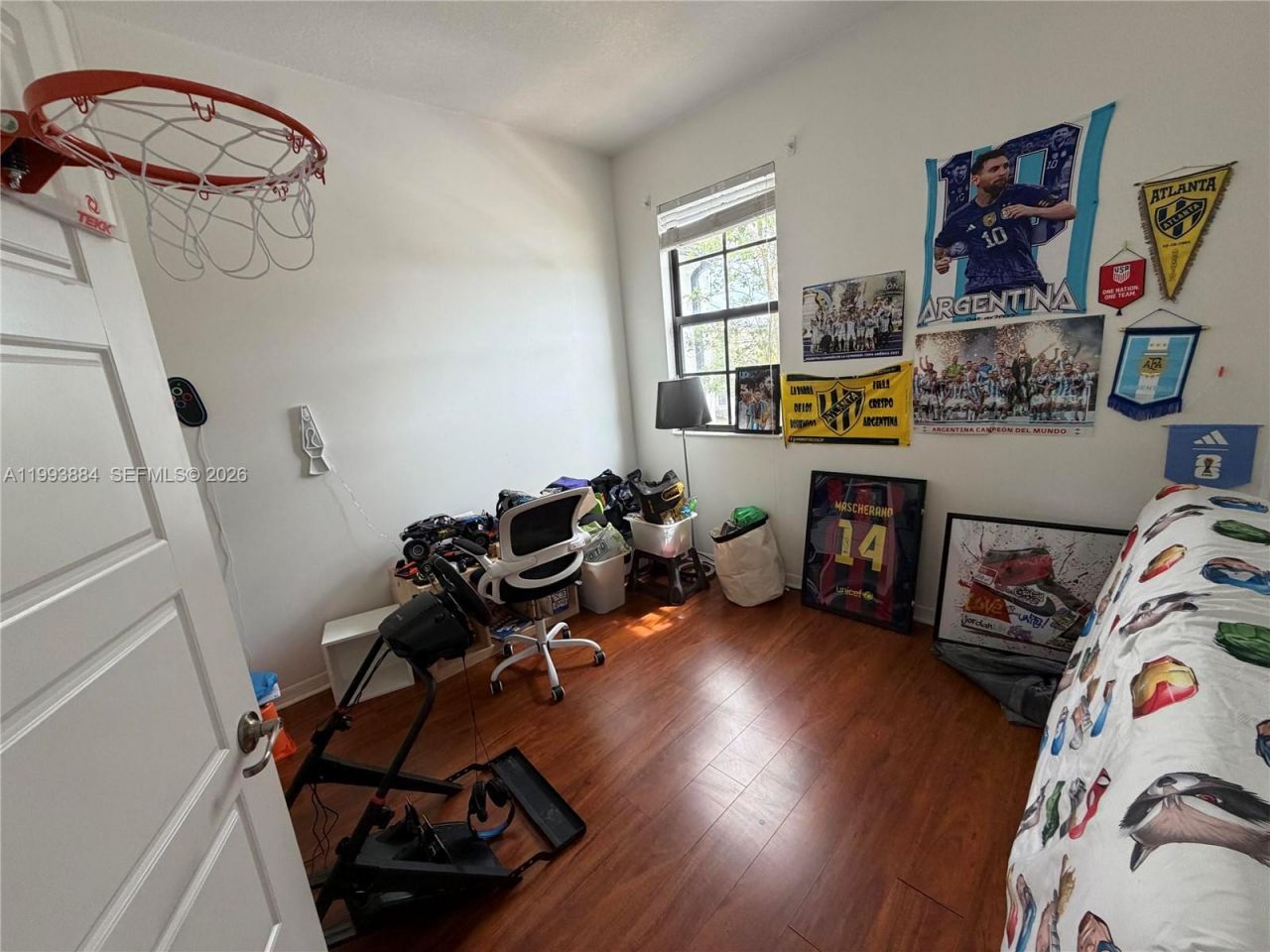 655 NE 193rd St, Miami, FL 33179 Photo