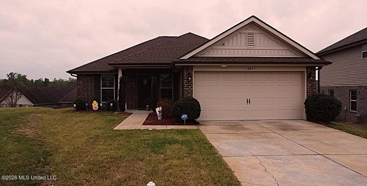 8857 Olivia Rose Cove, Southaven, MS 38671 Main Photo