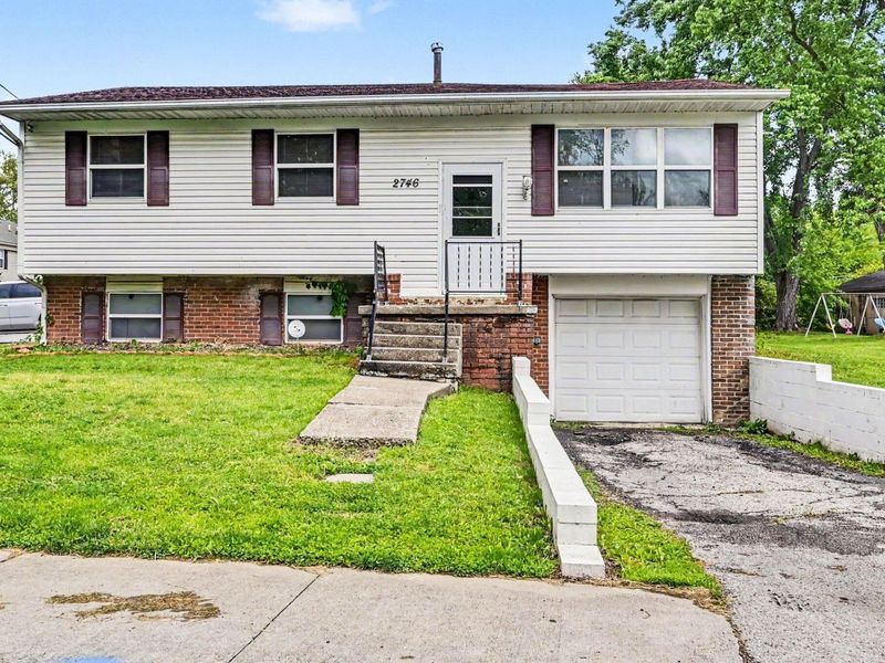 2746 Noe Bixby Road, Columbus, OH 43232 Photo 1