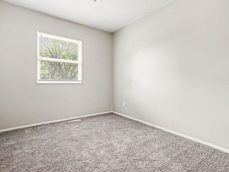 2746 Noe Bixby Road, Columbus, OH 43232 Photo 13