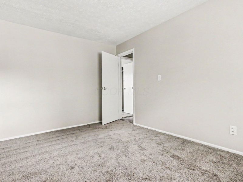 2746 Noe Bixby Road, Columbus, OH 43232 Photo 15