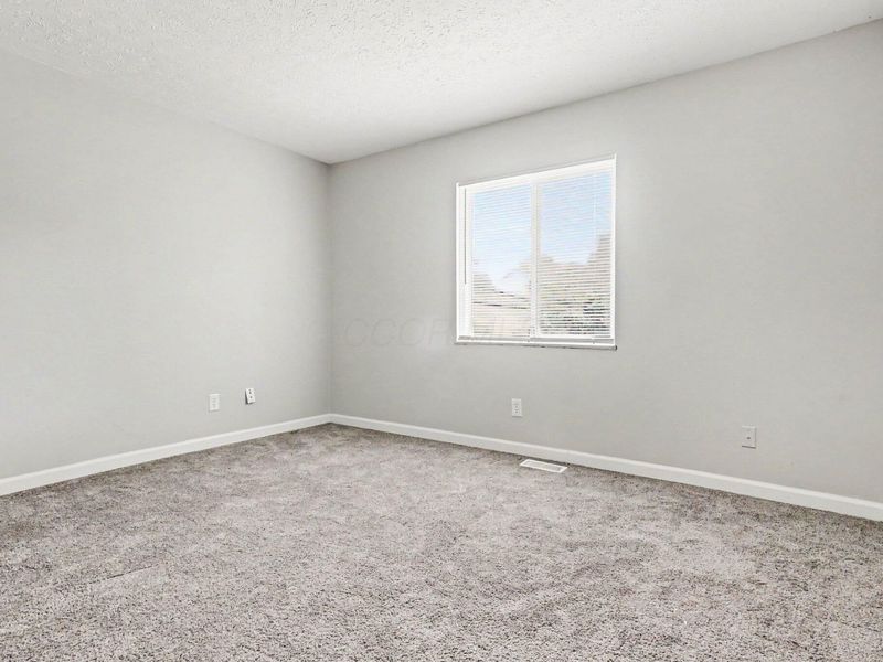 2746 Noe Bixby Road, Columbus, OH 43232 Photo 18