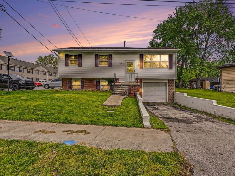 2746 Noe Bixby Road, Columbus, OH 43232 Photo 2