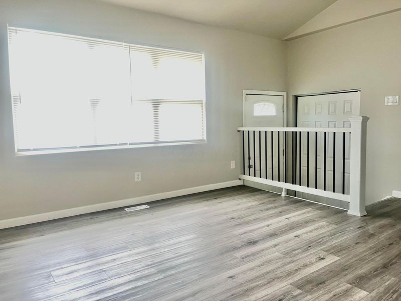 2746 Noe Bixby Road, Columbus, OH 43232 Photo 5