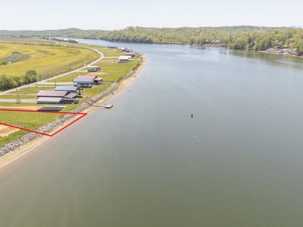 2027 Hardin Bottom River Rd, Clifton, TN 38425