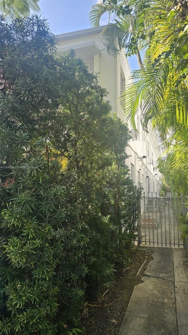 1616 Michigan Ave, Unit 11, Miami Beach, FL 33139 Photo