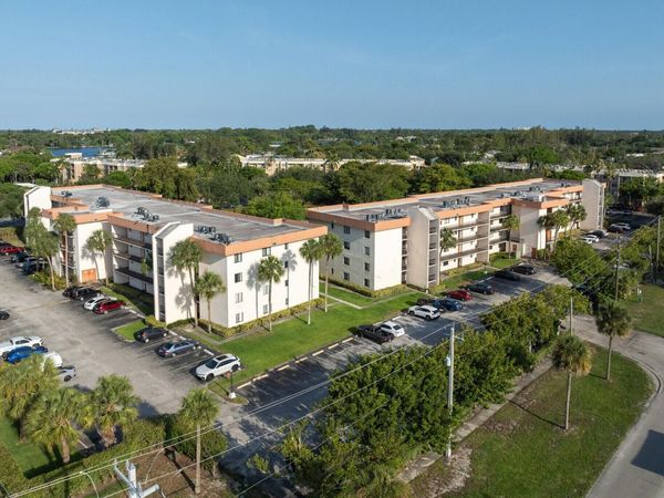 5981 Via Vermilya, Unit 203, Lake Worth, FL 33462