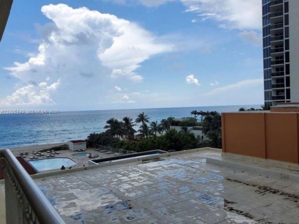 19201 Collins Ave, Unit 302, Sunny Isles Beach, FL 33160