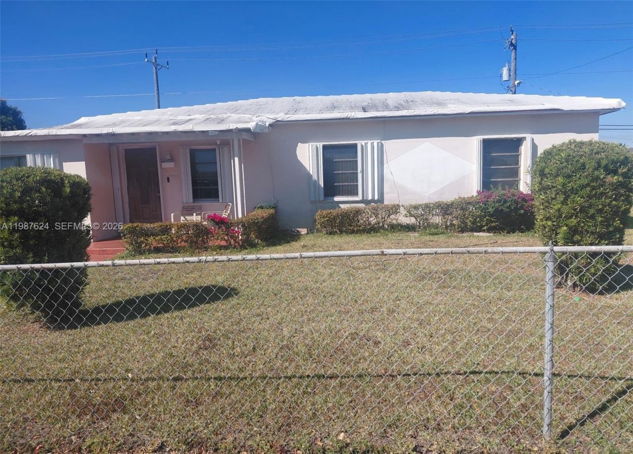 10845 Perry Dr, Miami, FL 33176 Photo