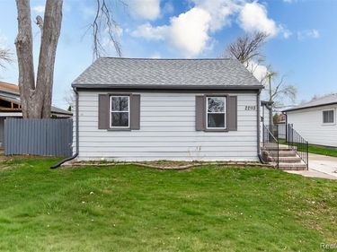 22113 Lange Street, St. Clair Shores, MI 48080