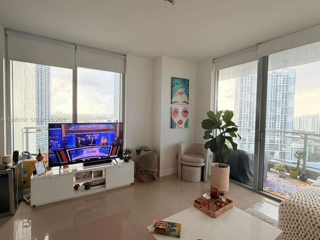 90 SW 3rd Street, Unit 2112, Miami, FL 33130 Photo