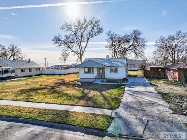 570 S Park Avenue, SHELLEY, ID 83274