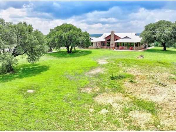 1084 Beddo Mountain , Santo, TX 76472