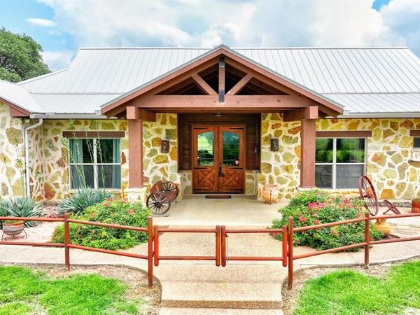 1084 Beddo Mountain , Santo, TX 76472