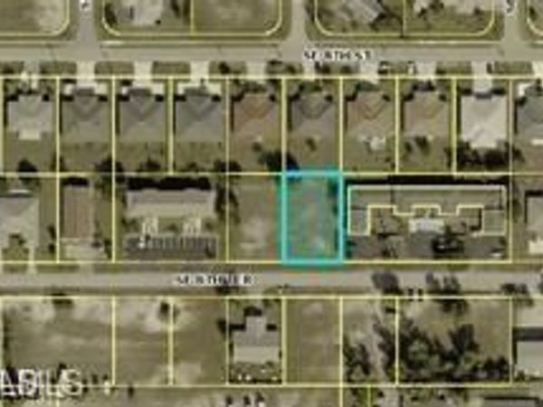 911 SE 8th TER , CAPE CORAL, FL 33990