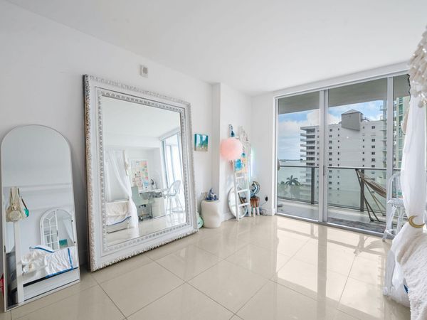 1300 Brickell Bay Drive, Unit 1005, Miami, FL 33131