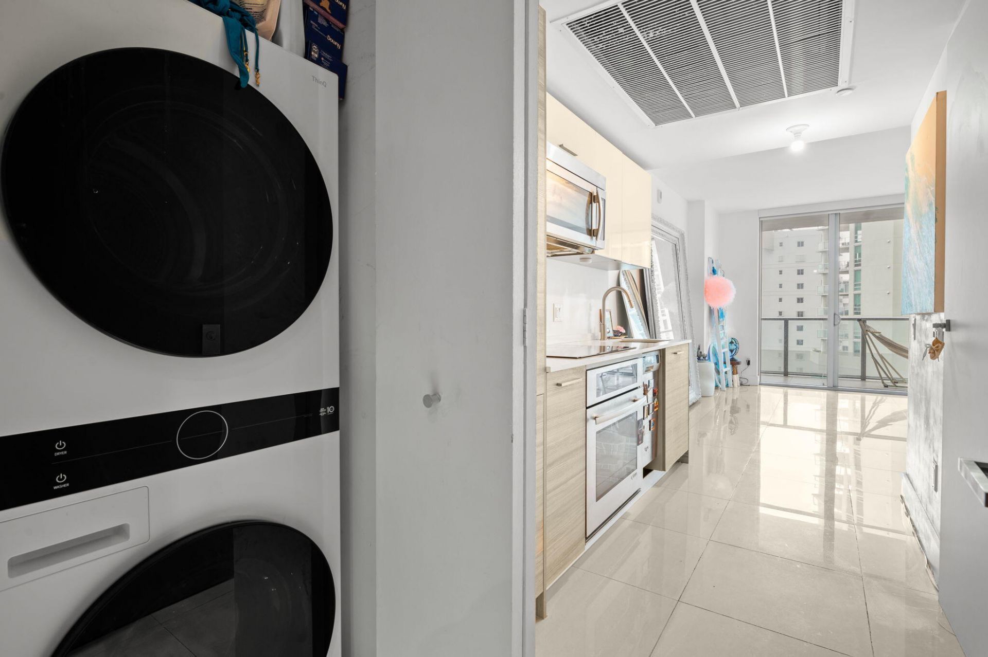 1300 Brickell Bay Drive, Unit 1005, Miami, FL 33131 Photo