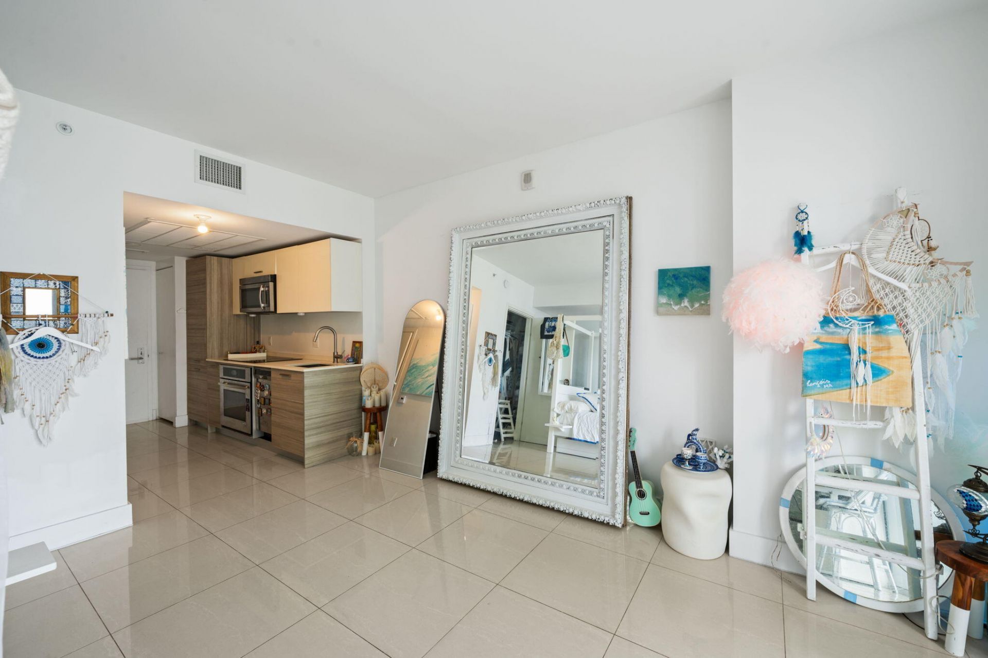1300 Brickell Bay Drive, Unit 1005, Miami, FL 33131 Photo