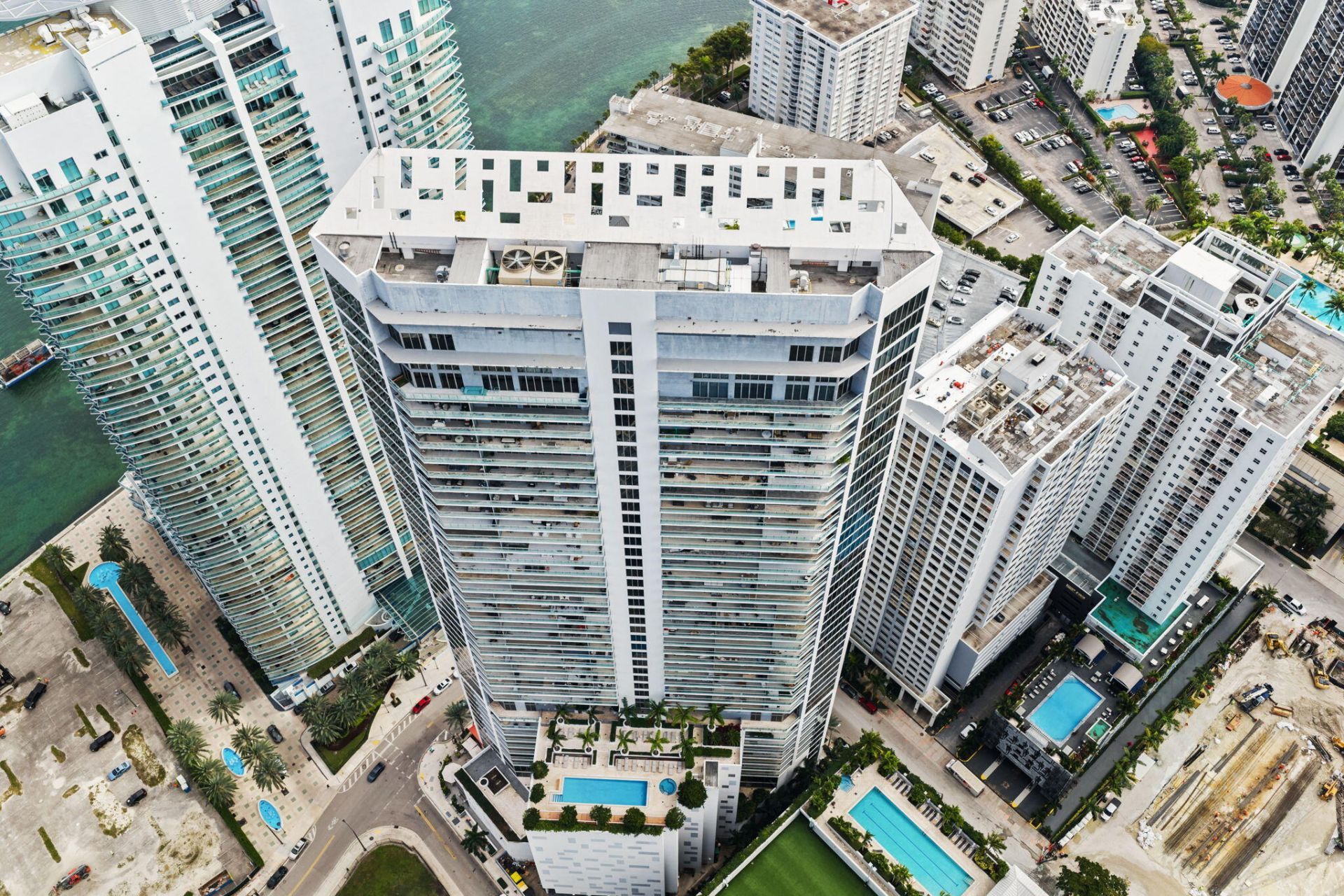 1300 Brickell Bay Drive, Unit 1005, Miami, FL 33131 Photo