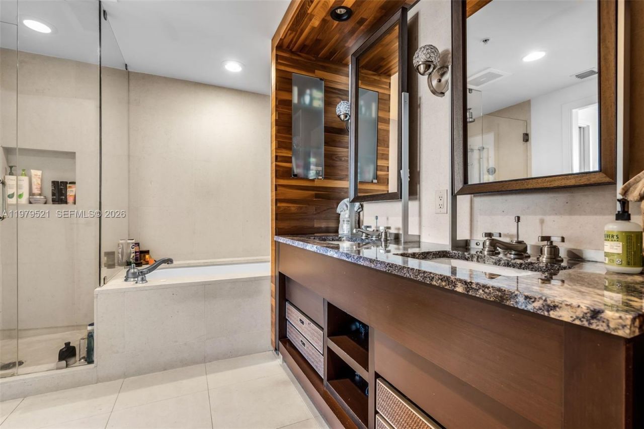 6899 Collins Ave , Unit 2403, Miami Beach, FL 33141 Photo