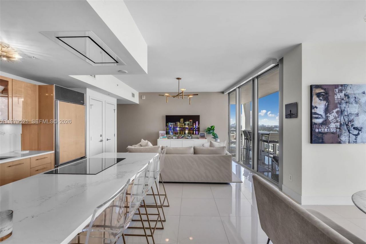 6899 Collins Ave , Unit 2403, Miami Beach, FL 33141 Photo