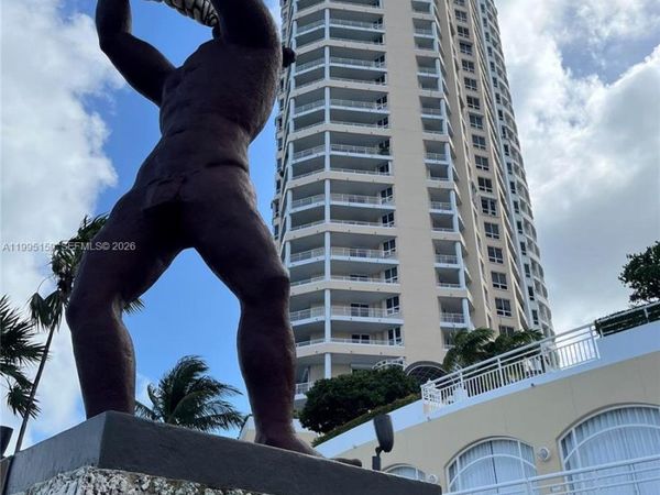 808 Brickell Key Dr, Unit 2002, Miami, FL 33131