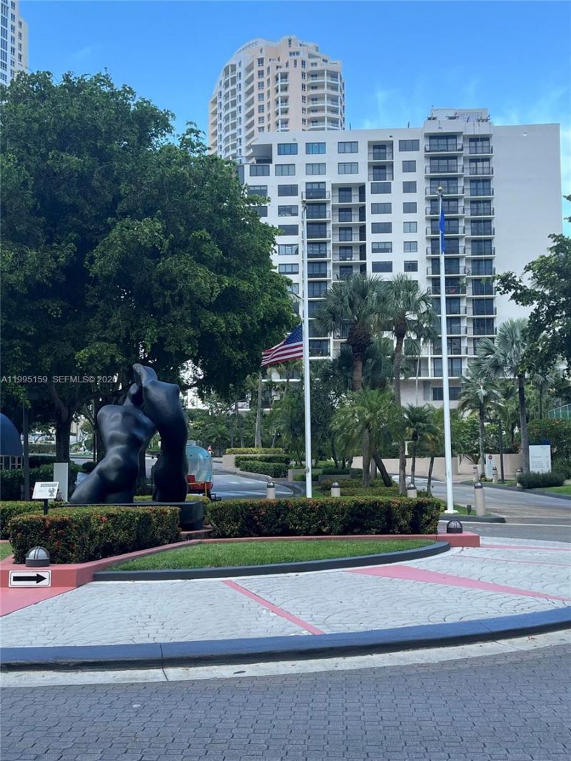 808 Brickell Key Dr, Unit 2002, Miami, FL 33131 Photo