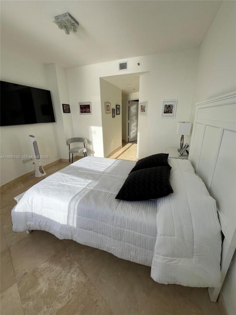 808 Brickell Key Dr, Unit 2002, Miami, FL 33131 Photo