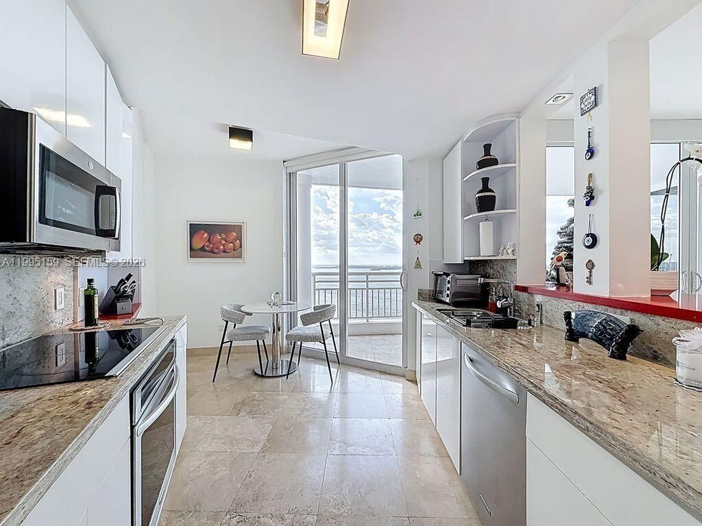 808 Brickell Key Dr, Unit 2002, Miami, FL 33131 Photo