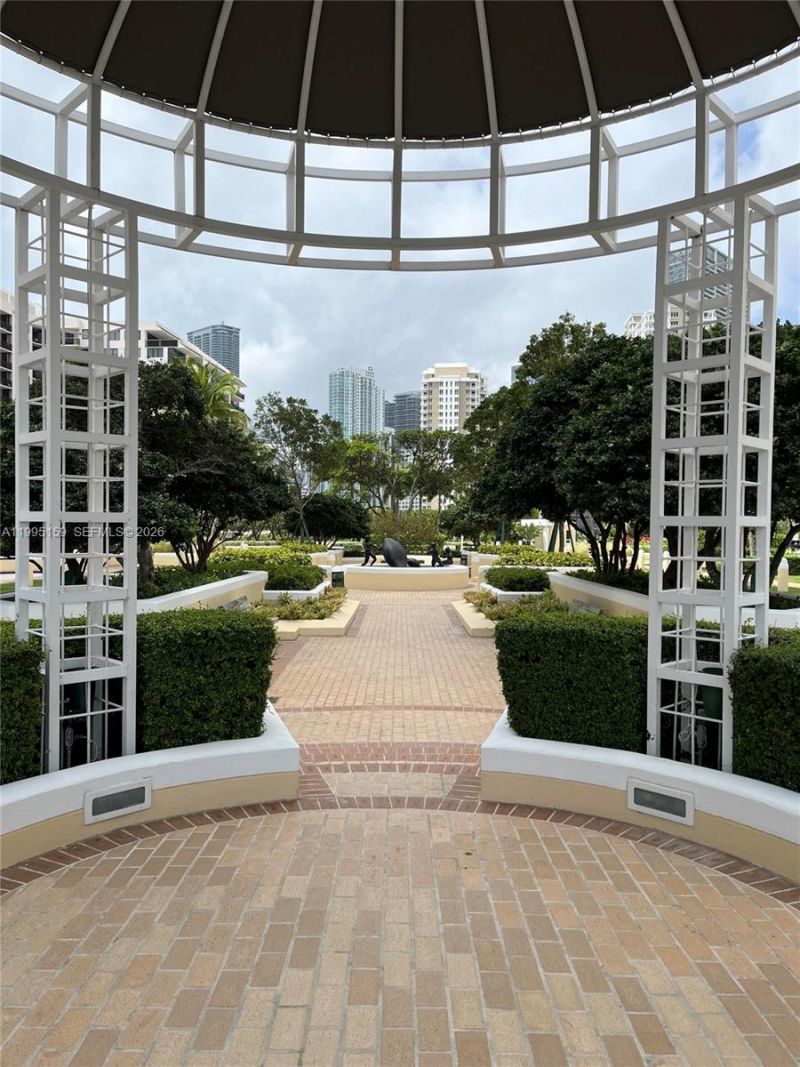 808 Brickell Key Dr, Unit 2002, Miami, FL 33131 Photo