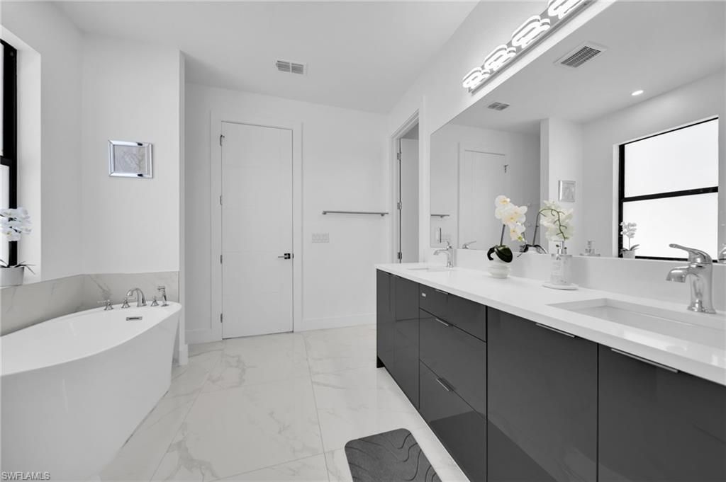 523 NW 16th Pl, Cape Coral, FL 33993 Photo