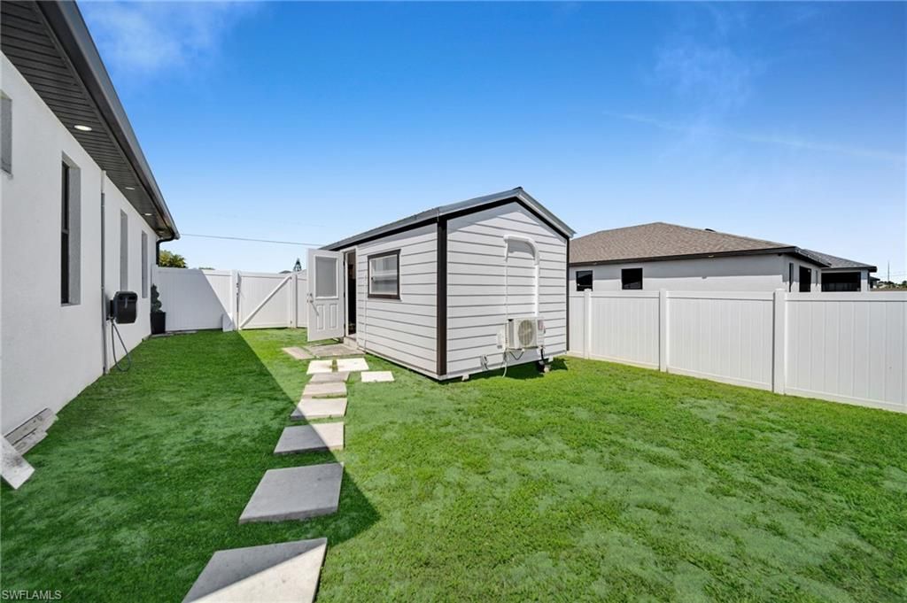 523 NW 16th Pl, Cape Coral, FL 33993 Photo