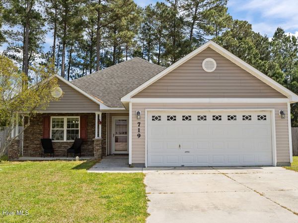719 Savannah Drive, Jacksonville, NC 28546