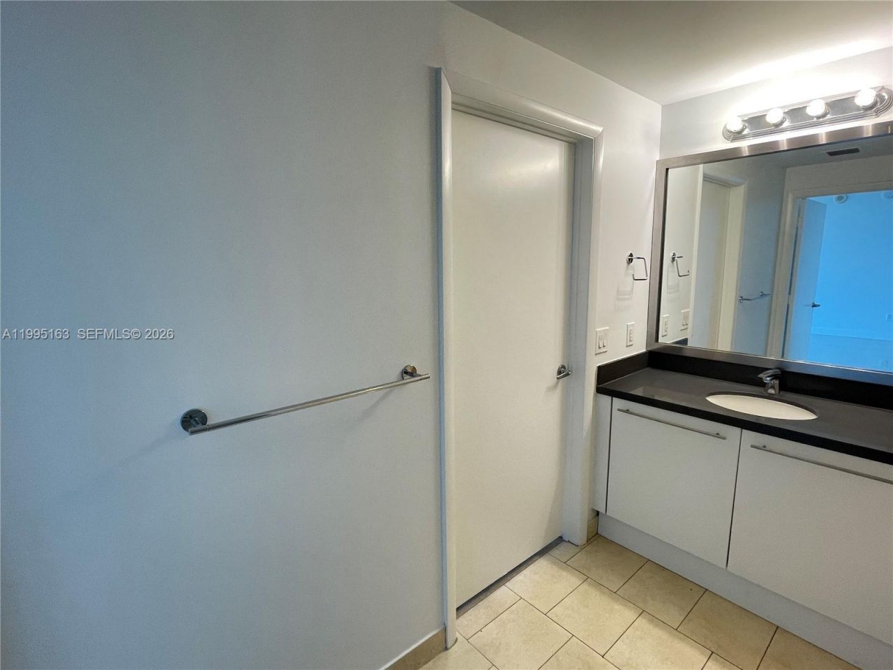 90 SW 3rd Street, Unit 1809, Miami, FL 33130 Photo
