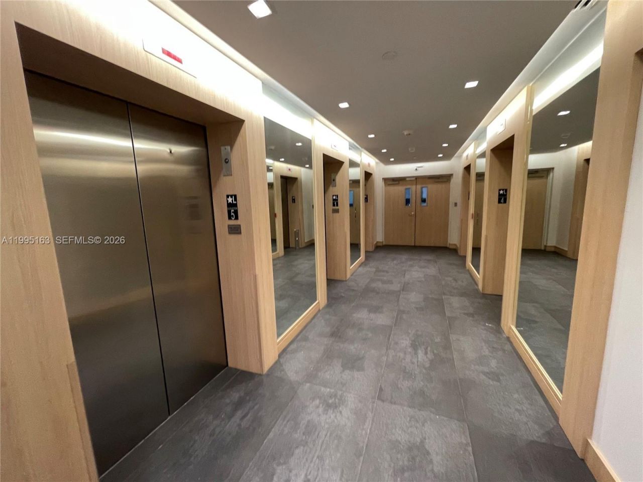 90 SW 3rd Street, Unit 1809, Miami, FL 33130 Photo