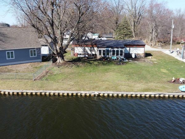 5799 N Lake Shore Dr., Macy, IN 46951