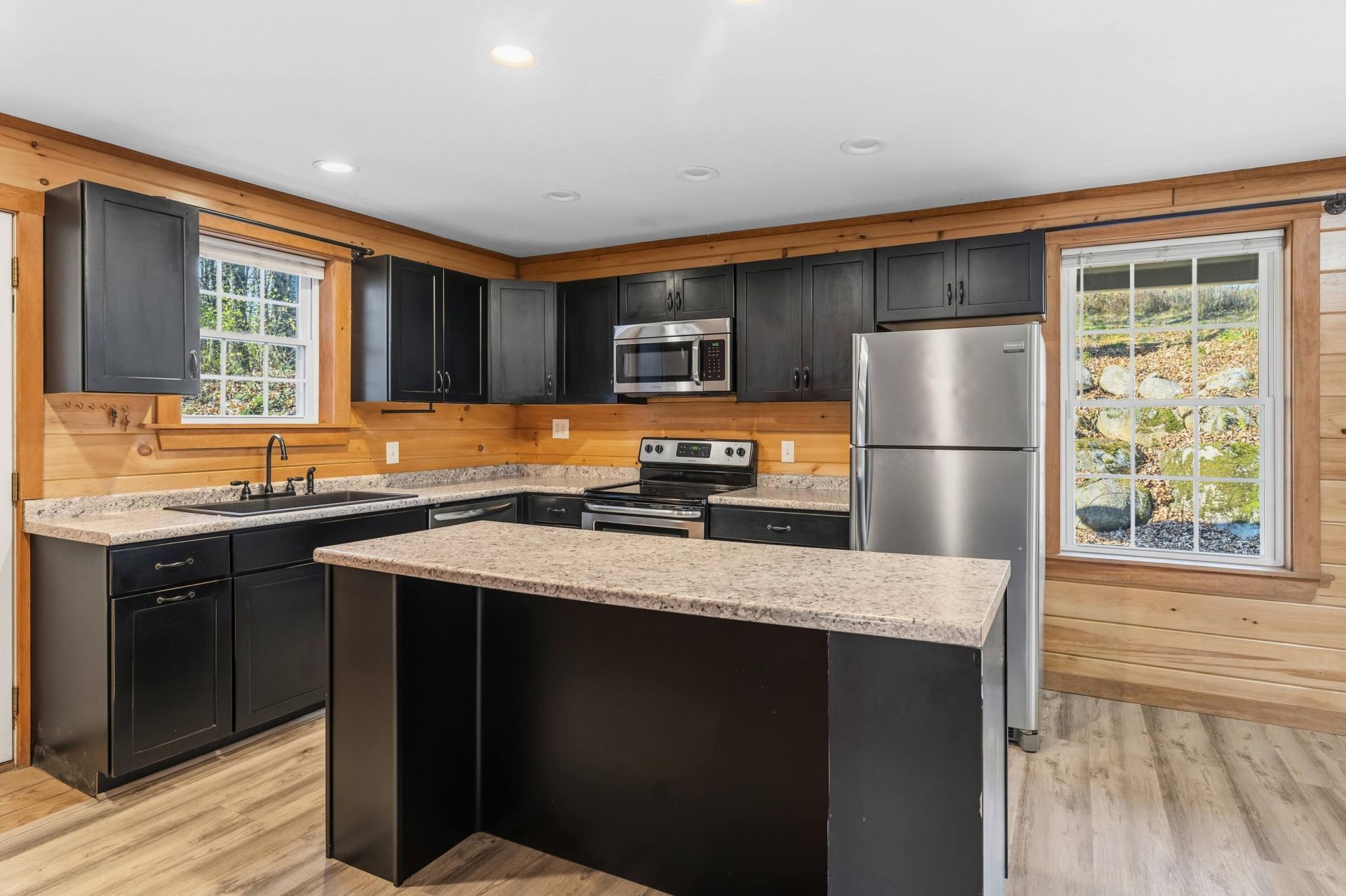 3308 Middle Road, Sidney, ME 04330 Main Photo