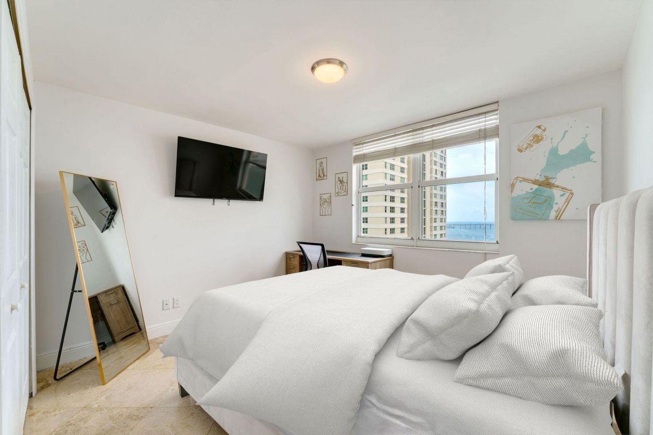 770 Claughton Island Drive, Miami, FL 33131 Photo