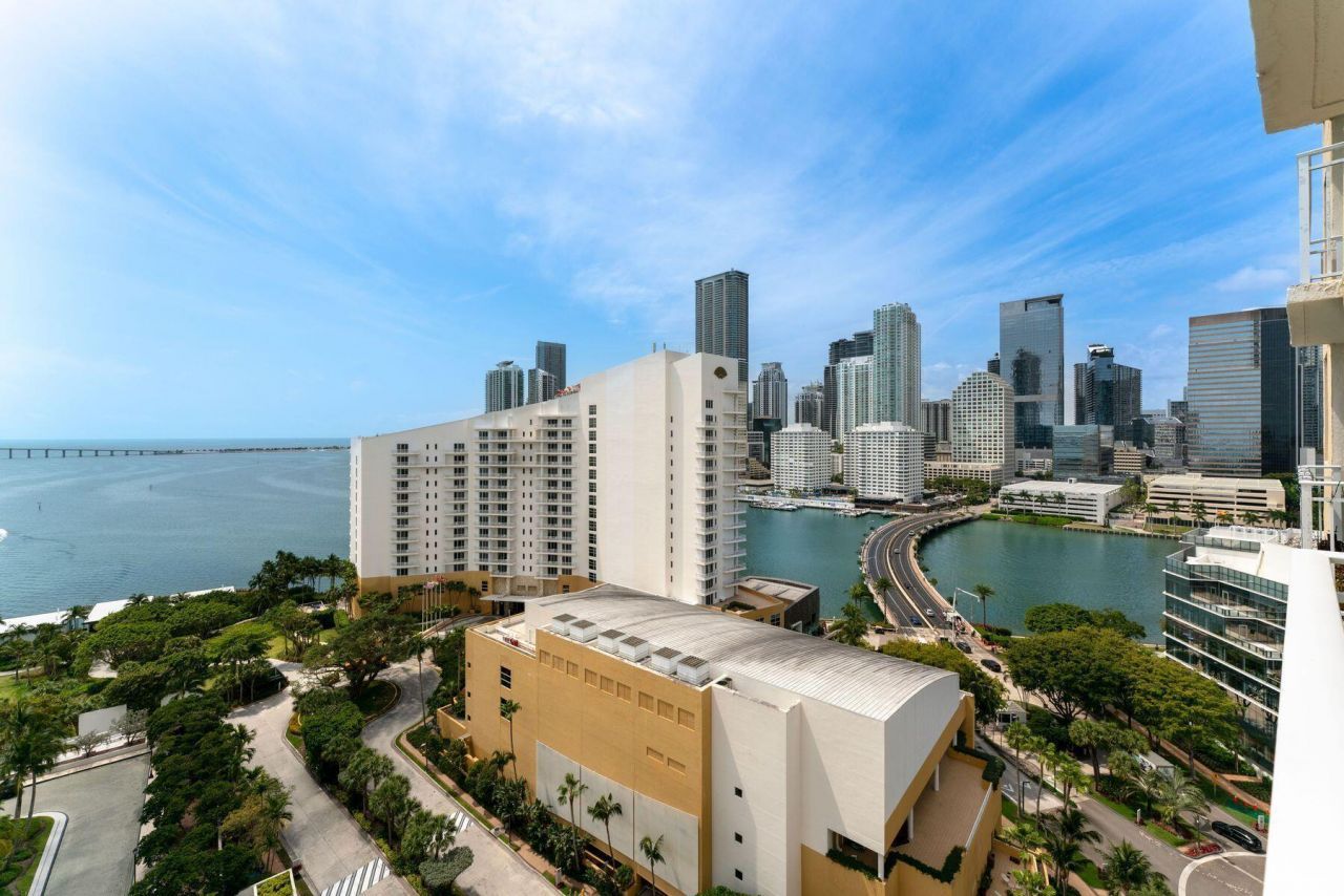 770 Claughton Island Drive, Miami, FL 33131 Photo