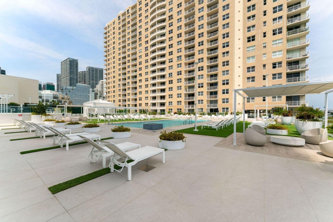 770 Claughton Island Drive, Miami, FL 33131 Photo