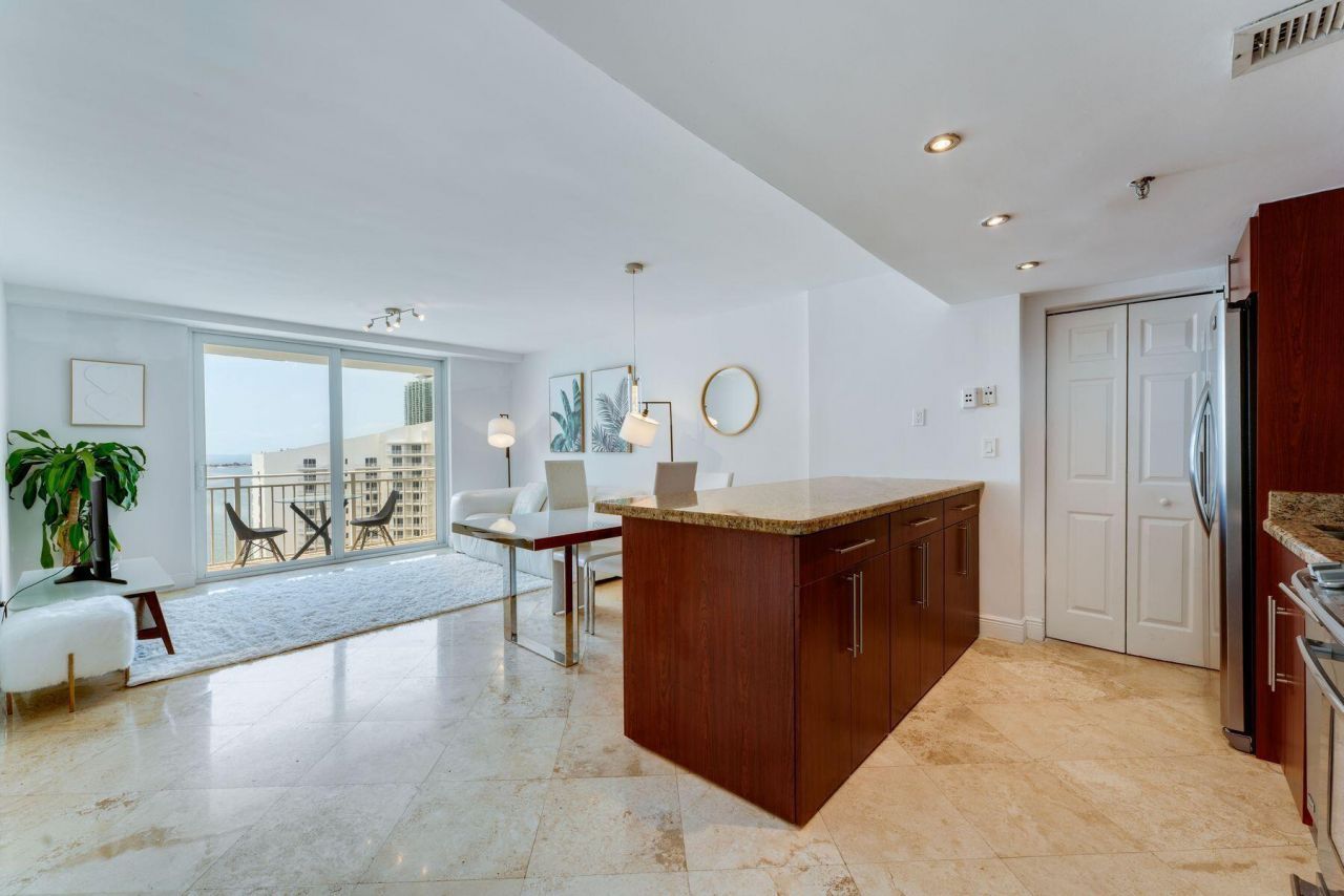 770 Claughton Island Drive, Miami, FL 33131 Photo