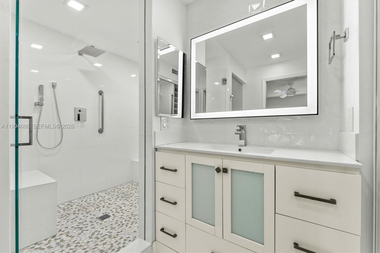 392 Golfview Rd , Unit A, North Palm Beach, FL 33408 Photo